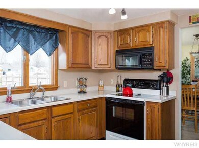 7218 Balla Dr, North Tonawanda, NY 14120 - photo 7