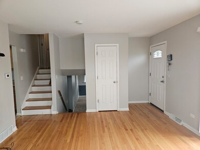 140 Skyline Dr, Carpentersville, IL 60110 - photo 5