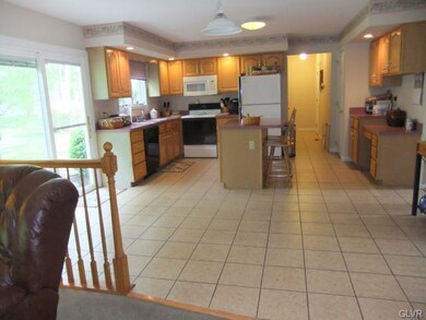 82 Madison Ln, Whitehall, PA 18052 - photo 6