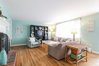 000-photo-living-room-6862959