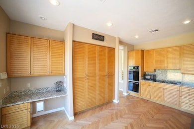 8490 Carmel Ridge Ct, Las Vegas, NV 89113 - photo 5