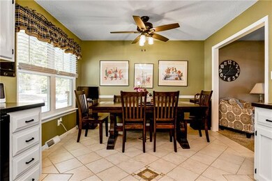 413 N Washington St, Raymore, MO 64083 - photo 3