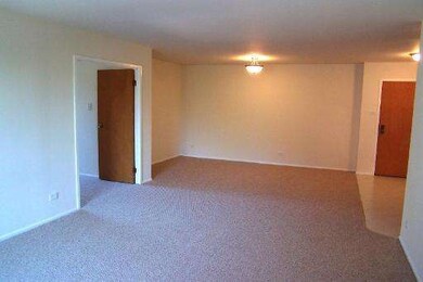 600 Naples Ct unit 504, Glenview, IL 60025 - photo 4