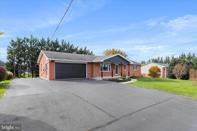 140 Williamson Ave, Greencastle, PA 17225 - photo 2