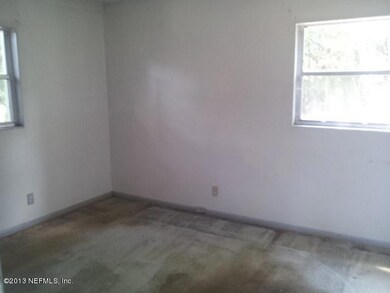 4942 Redstone Dr, Jacksonville, FL 32210 - photo 4