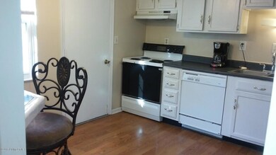 6515 Lantern Dr, Louisville, KY 40228 - photo 7