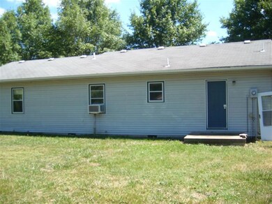 911 W Wollard St, Bolivar, MO 65613 - photo 2