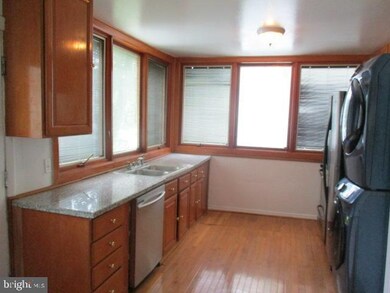 519 Birchleaf Ave, Capitol Heights, MD 20743 - photo 2