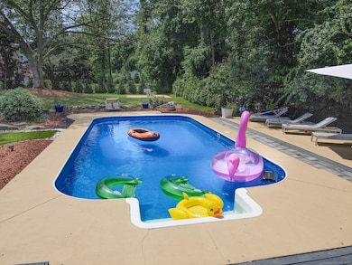 2107 N Benson Rd, Fairfield, CT 06824 - photo 6