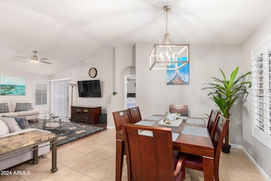 4847 E Abraham Ln, Phoenix, AZ 85054 - photo 6