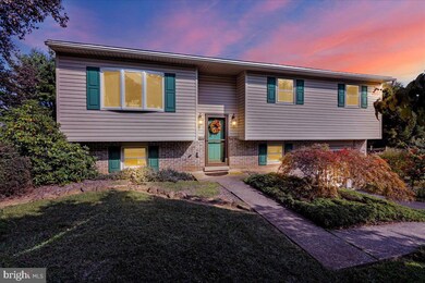 7428 Hillock Ln, Reading, PA 19606 - photo 3