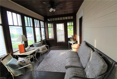 Sunroom/ 4 seasons room