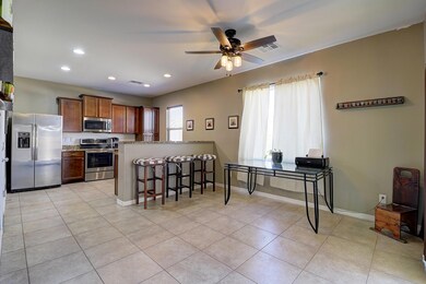 Kitchen & Dining