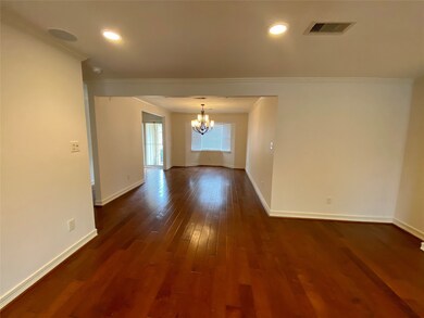 1042 Chamboard Ln, Houston, TX 77018 - photo 7