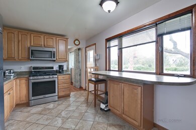 863 Camelot Ct, Crystal Lake, IL 60014 - photo 3