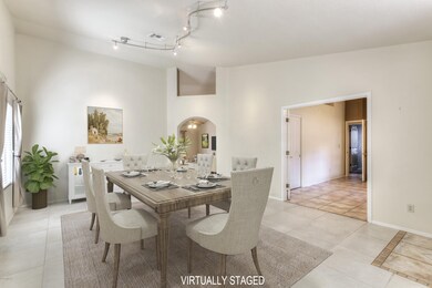 Dining only should be formal living d