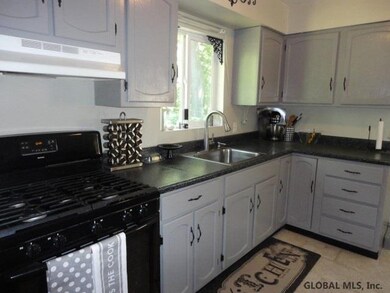 16 Anthony Ln, Albany, NY 12205 - photo 5