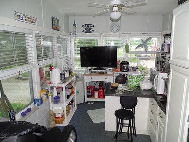 8211 Cedar Creek Rd, Louisville, KY 40291 - photo 4