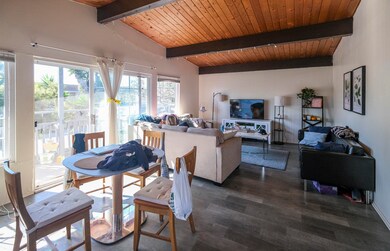 6640 Del Playa Dr - int second floor liv