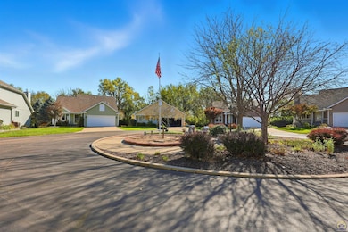 3638 SW Willow Brook Ct, Topeka, KS 66614 - photo 2