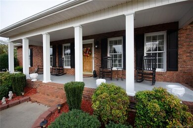 160 Barringer Dr, Statesville, NC 28625 - photo 4