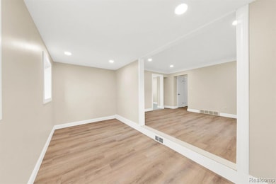 19178 Meier St, Roseville, MI 48066 - photo 6