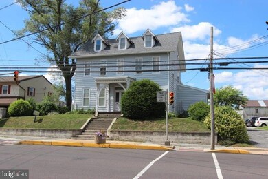 301 E Main St, New Holland, PA 17557 - photo 2