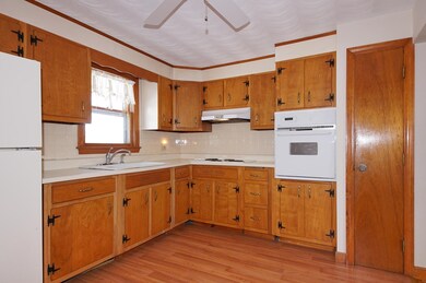25 Pathwood Ave, Burlington, MA 01803 - photo 3