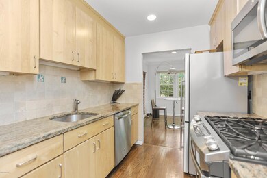 15 Le Grande Ave unit 2, Greenwich, CT 06830 - photo 6