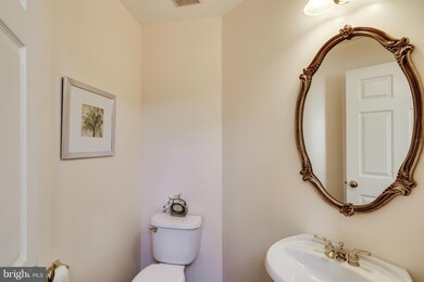 5906 Fox Glen Ct, Elkridge, MD 21075 - photo 3