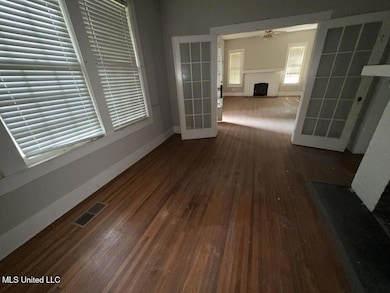 217 E Center St, Canton, MS 39046 - photo 2