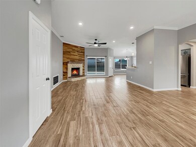 222 Waverly Ct, Weatherford, TX 76085 - photo 3