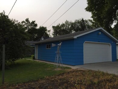 1014 Oak St, Grand Forks, ND 58201 - photo 5