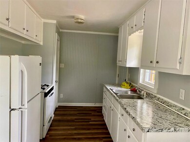 215 Erie St, Cleburne, TX 76031 - photo 7