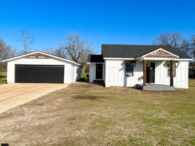 3 bedroom 2 bath home on almost one full acre in t