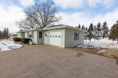 140 East St, Potosi, WI 53820 - photo 3