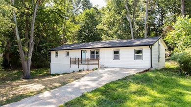 3652 Sweetbriar Cir, Lithia Springs, GA 30122 - photo 4