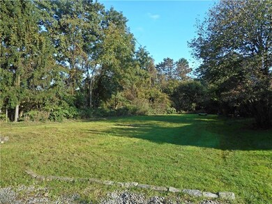 Yard: Wonderfully landscaped with mature foliage, 