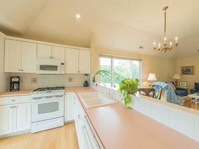 10 Vanderbilt Dr unit 127, Narragansett, RI 02882 - photo 4