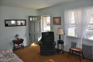 17 Manning St, Red Bank, NJ 07701 - photo 4