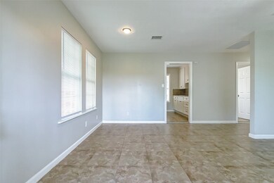 535 Plymouth St, Houston, TX 77022 - photo 5