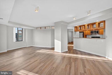 3 Washington Cir NW unit 905, Washington, DC 20037 - photo 5