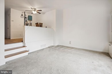 8410 Penshurst Dr unit 588, Springfield, VA 22152 - photo 4