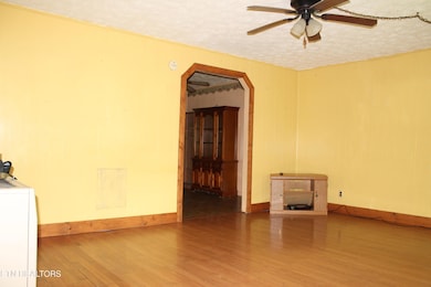 554 Mary Cromwell Rd, Jamestown, TN 38556 - photo 2