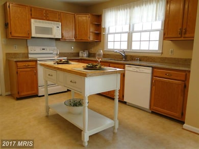 1777 Rochester St, Crofton, MD 21114 - photo 3