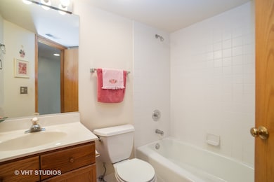 820 Graceland Ave unit 406, Des Plaines, IL 60016 - photo 7
