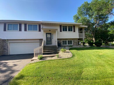 11819 Undercliff St NW, Coon Rapids, MN 55433 - photo 2