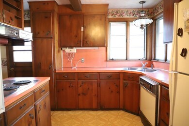 49 Prospect St, Ludlow, MA 01056 - photo 6