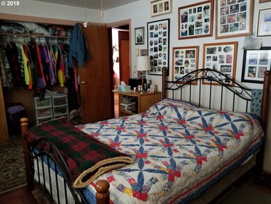 Bedroom, Primary