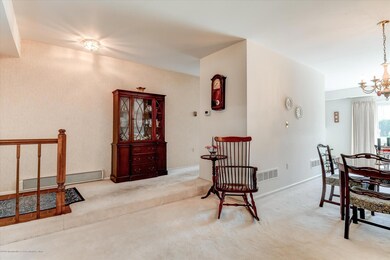 06-Living Room to Dining